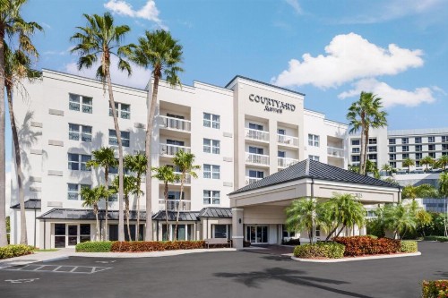 Courtyard by Marriott Miami Aventura Mall - image 2