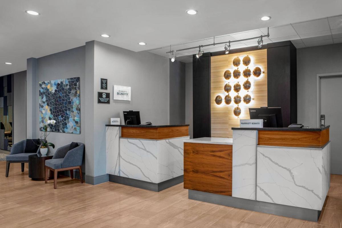Courtyard by Marriott Miami Aventura Mall - image 3