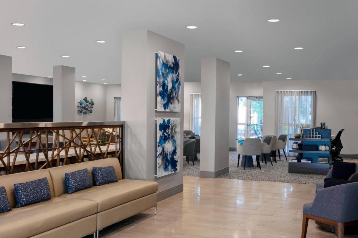 Courtyard by Marriott Miami Aventura Mall - image 4