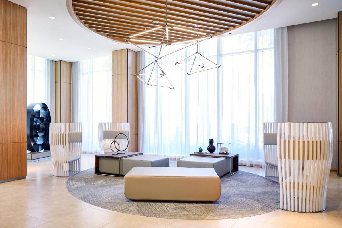 AC Hotel by Marriott Miami Aventura - image 6