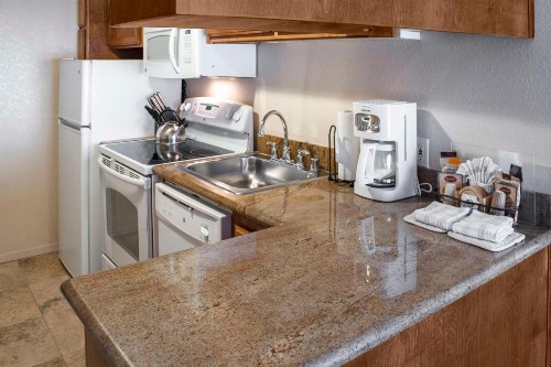 San Luis Bay Inn - image 29