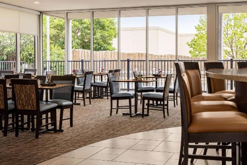 Cambria Hotel Cleveland Avon - image 10