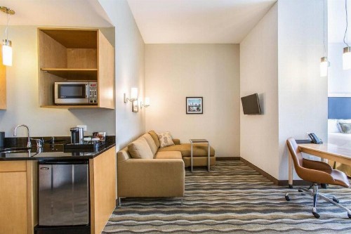 Cambria Hotel Cleveland Avon - image 11