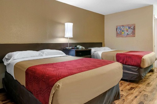 Econo Lodge Sebring - image 13
