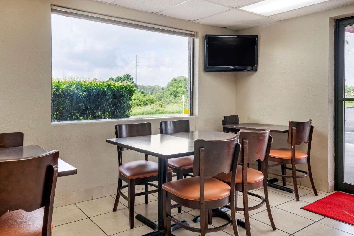 Econo Lodge Sebring - image 2