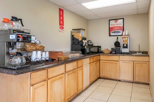 Econo Lodge Sebring - image 4