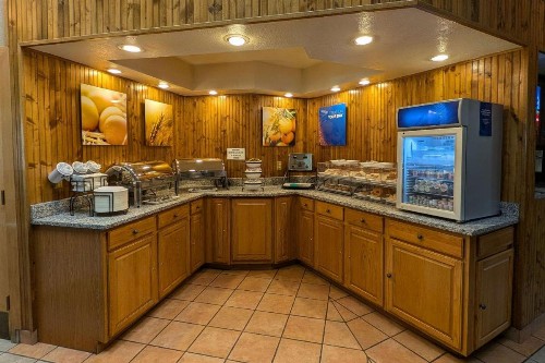 Comfort Inn Near Vail Beaver Creek - image 5