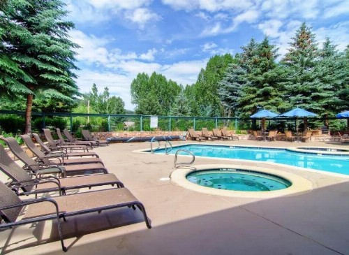 GetAways at Falcon Point Resort - image 3