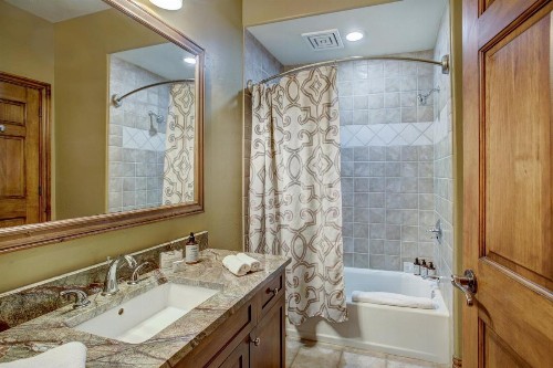 Avon Village - image 45