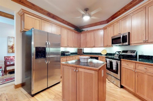 Brookside Retreat - image 6