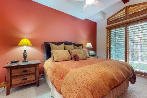 Brookside Retreat - image 8