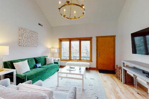 2 Bed 2 Bath Apartment in Avon - image 10