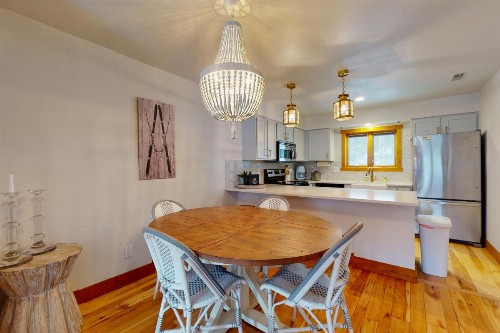 2 Bed 2 Bath Apartment in Avon - image 11