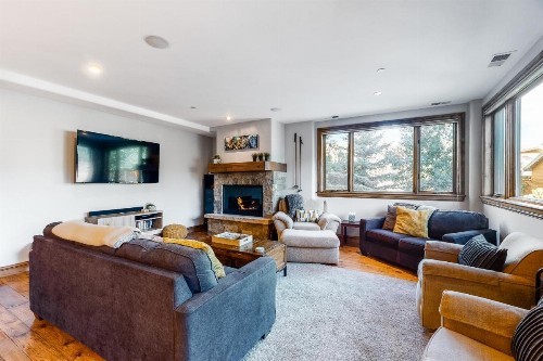Luxury Nottingham Lake Condo - image 10
