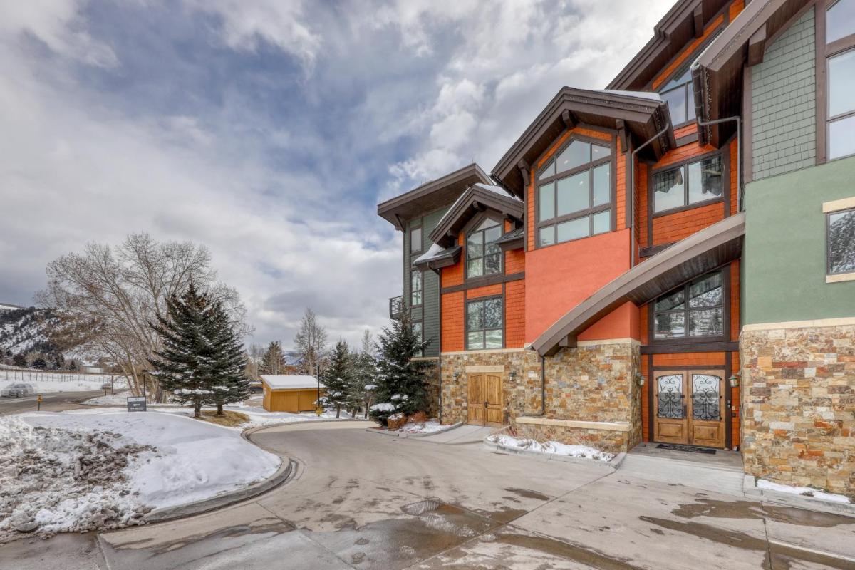 Luxury Nottingham Lake Condo - image 6