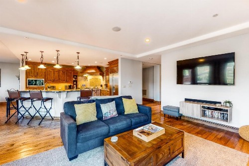 Luxury Nottingham Lake Condo - image 7
