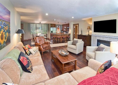 Ascent Residence 309 - image 2
