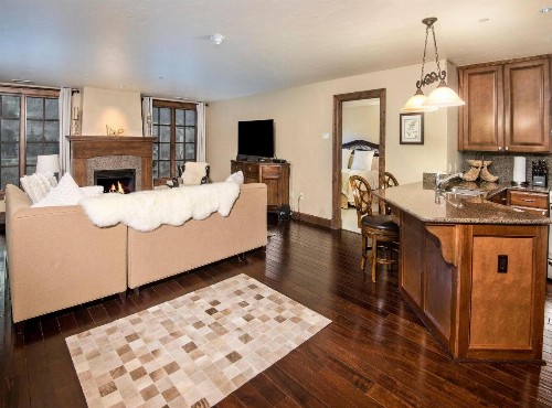 Ascent Residence 208 - image 5