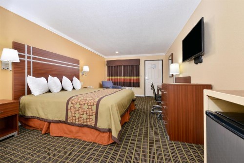 Americas Best Value Inn - Azusa/Pasadena - image 13