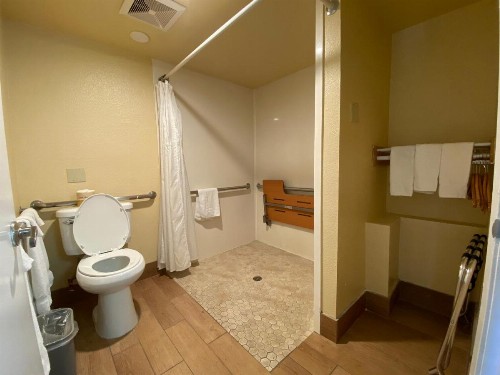 Americas Best Value Inn - Azusa/Pasadena - image 24