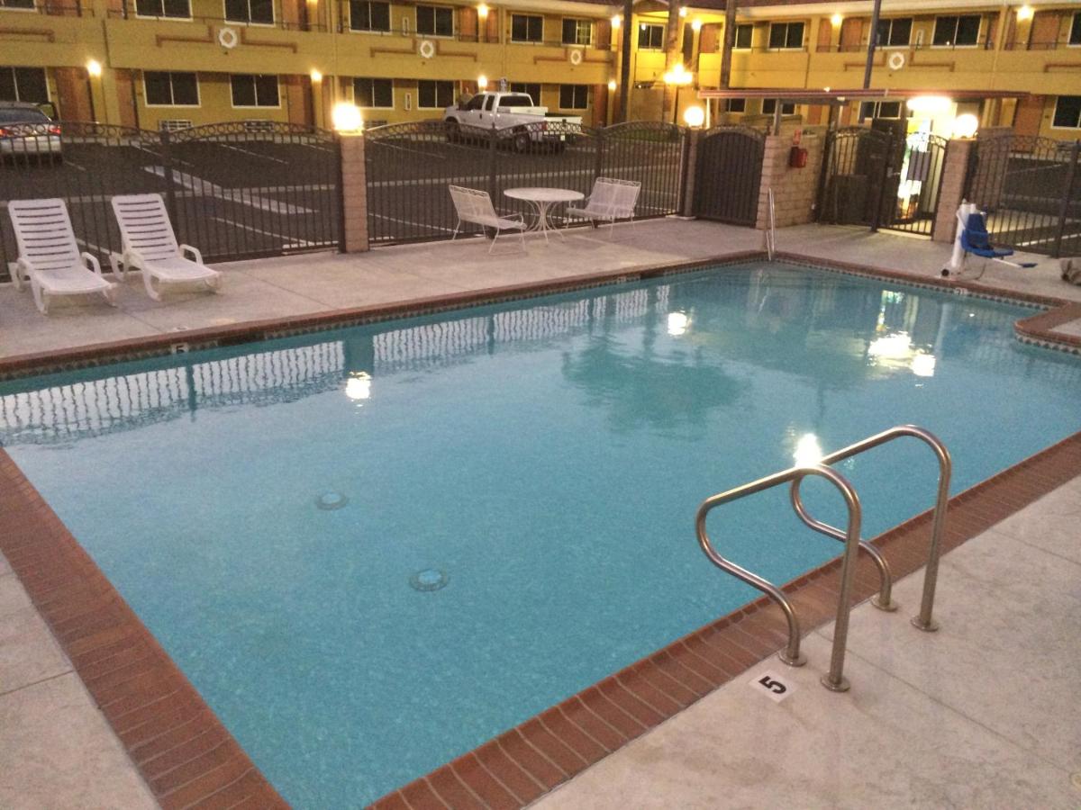 Americas Best Value Inn - Azusa/Pasadena - image 3