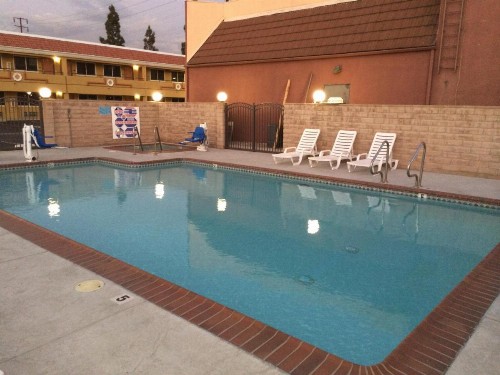 Americas Best Value Inn - Azusa/Pasadena - image 9