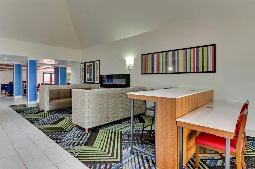 Holiday Inn Express & Suites Bad Axe an IHG Hotel - image 38
