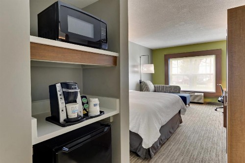 Holiday Inn Express & Suites Bad Axe an IHG Hotel - image 40