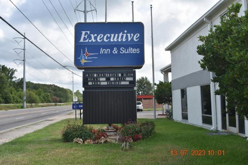 Executive Inn and Suites Baker - image 2