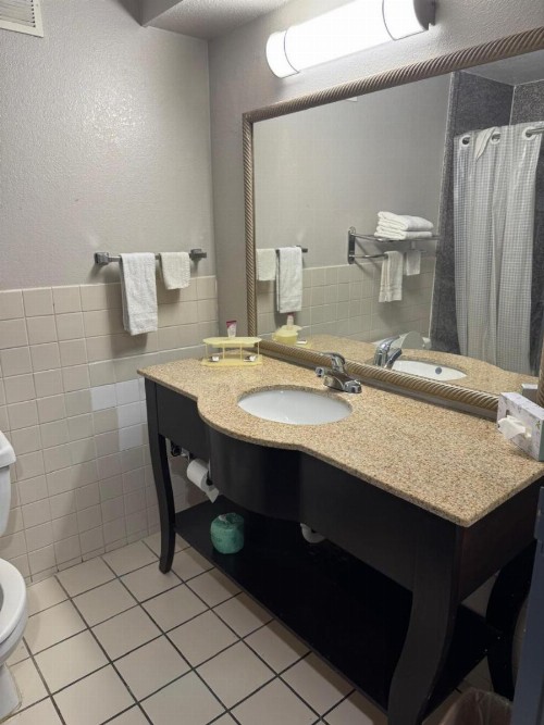 Executive Inn and Suites Baker - image 21