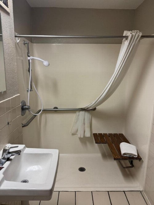 Executive Inn and Suites Baker - image 29