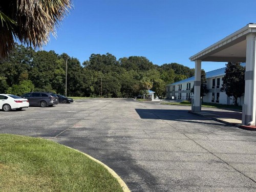 Executive Inn and Suites Baker - image 37