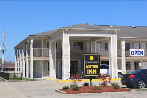 Western Inn - image 2
