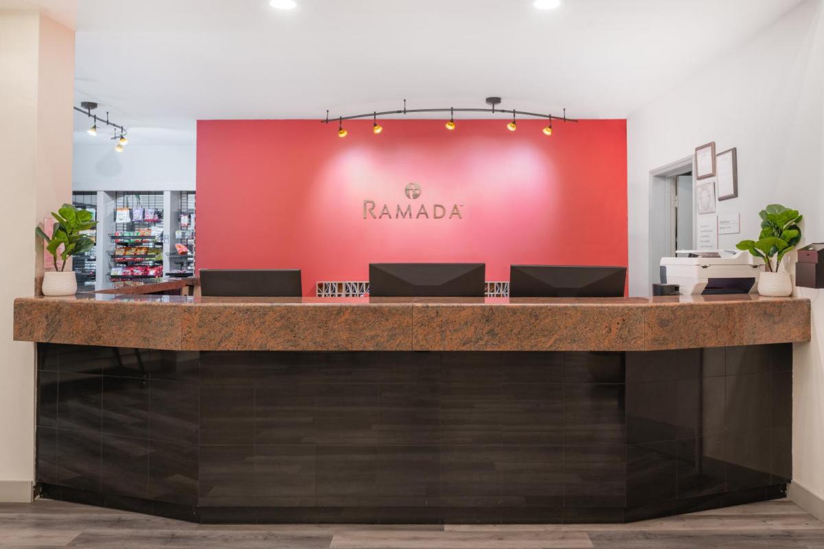 Ramada by Wyndham Bakersfield - image 2