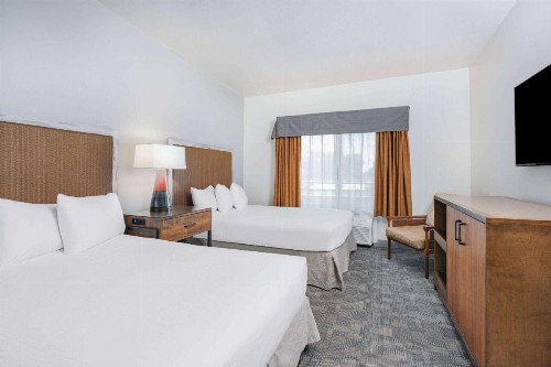Ramada by Wyndham Bakersfield - image 21