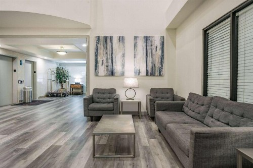 Ramada by Wyndham Bakersfield - image 3