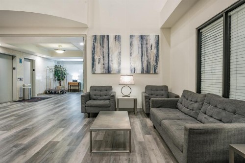 Ramada by Wyndham Bakersfield - image 34