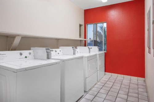 Ramada by Wyndham Bakersfield - image 38