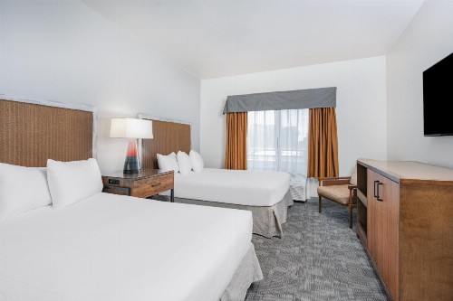 Ramada by Wyndham Bakersfield - image 42