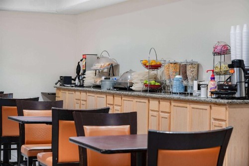 Ramada by Wyndham Bakersfield - image 5