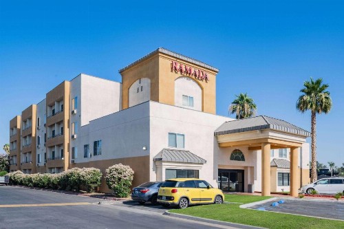 Ramada by Wyndham Bakersfield - image 8