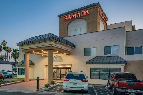 Ramada by Wyndham Bakersfield - image 9