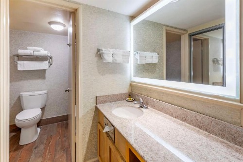 Best Western Plus Hill House - image 26