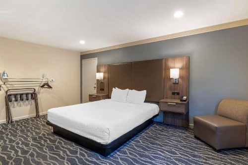Best Western Plus Hill House - image 28
