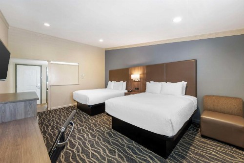 Best Western Plus Hill House - image 30
