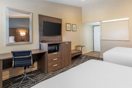 Best Western Plus Hill House - image 31