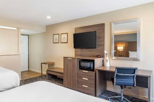 Best Western Plus Hill House - image 35