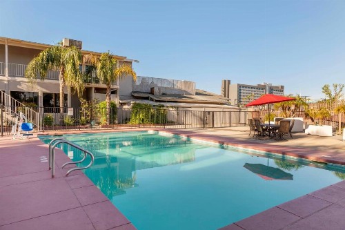 Best Western Plus Hill House - image 8