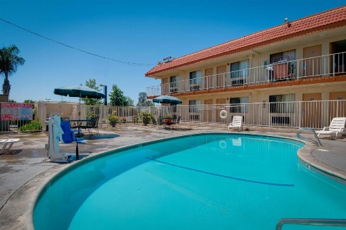 Vagabond Inn Bakersfield South - image 11