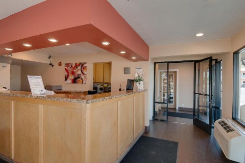 Vagabond Inn Bakersfield South - image 4